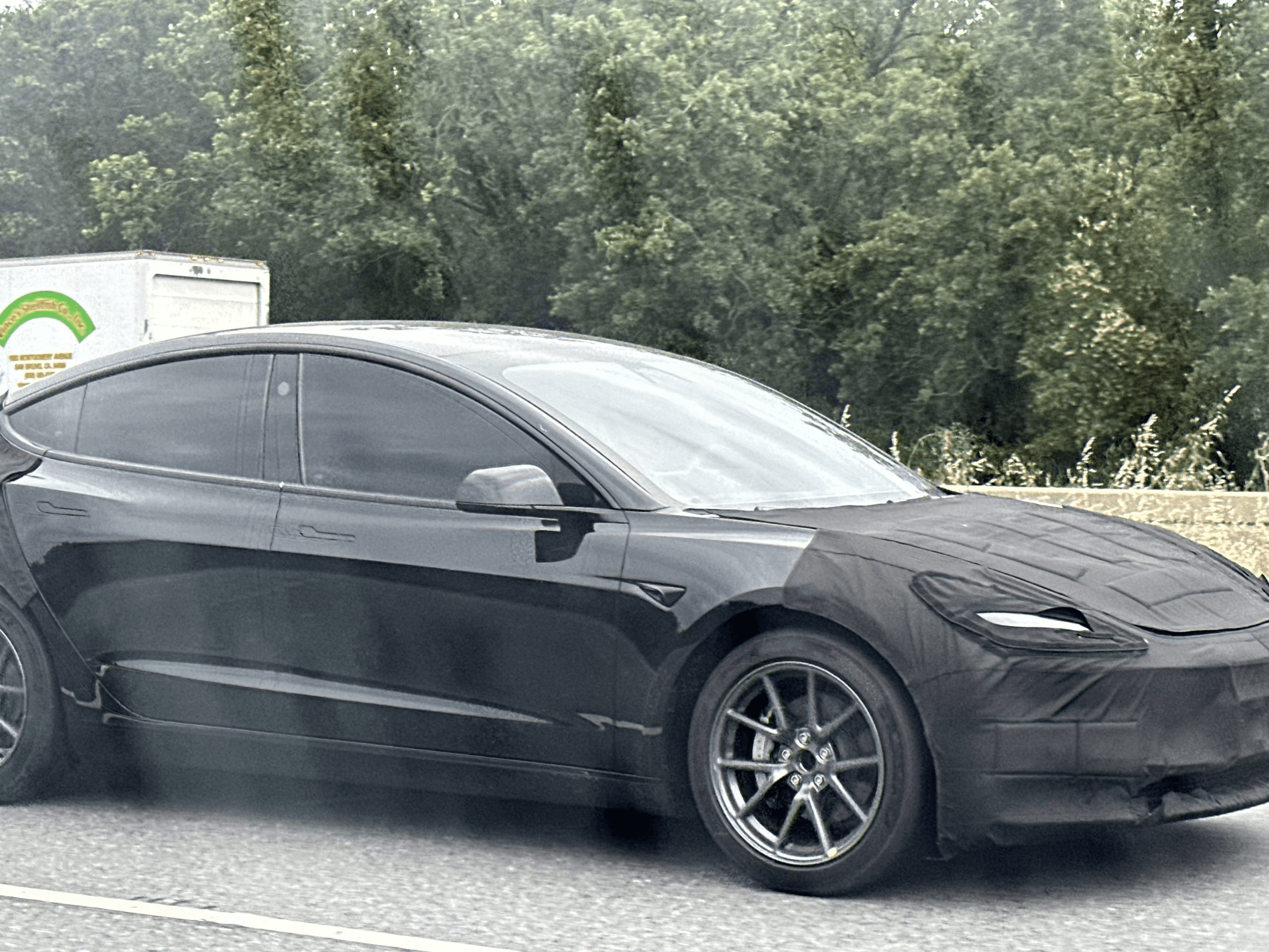 Eng muhim yangi Tesla: interyer, dasturiy ta'minot va narxlar haqida tafsilotlar Project Highland